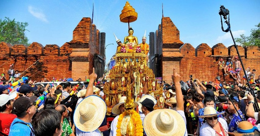 Touristic Cities Known for Their Festivals
