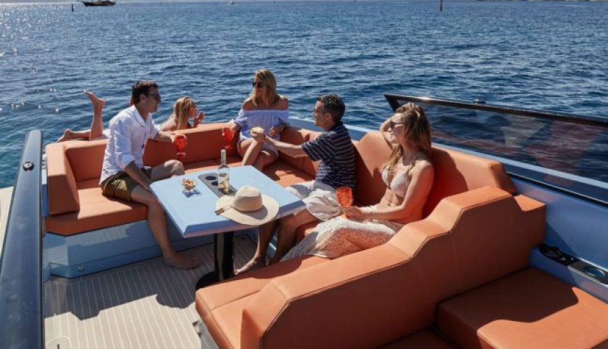 Private Boat Hire for Couples in France